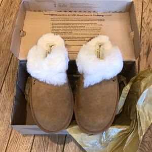 Women’s Kookaburra Slippers by Ugg size 8